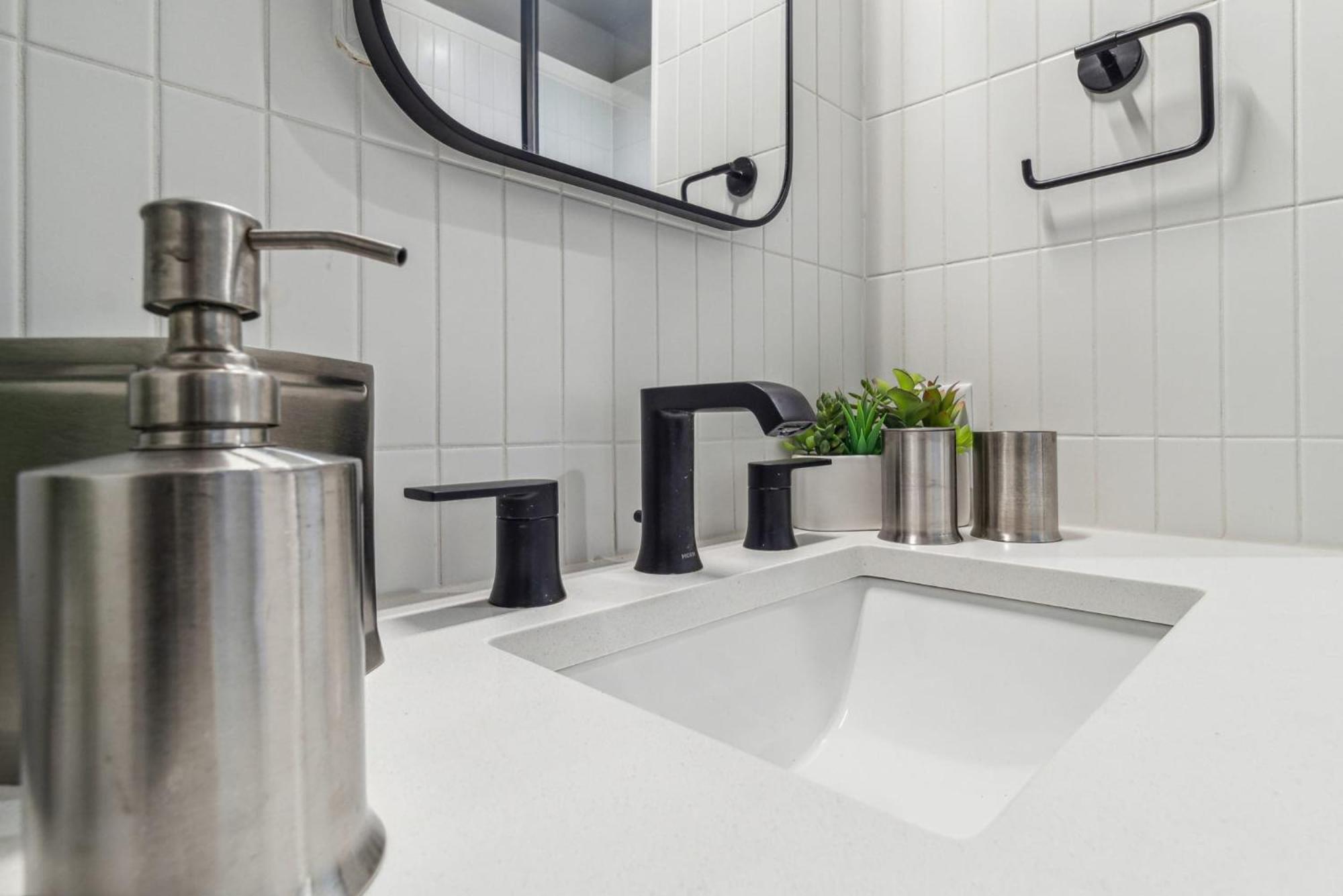 Contemporary City Living Apartments In Nashville Extérieur photo