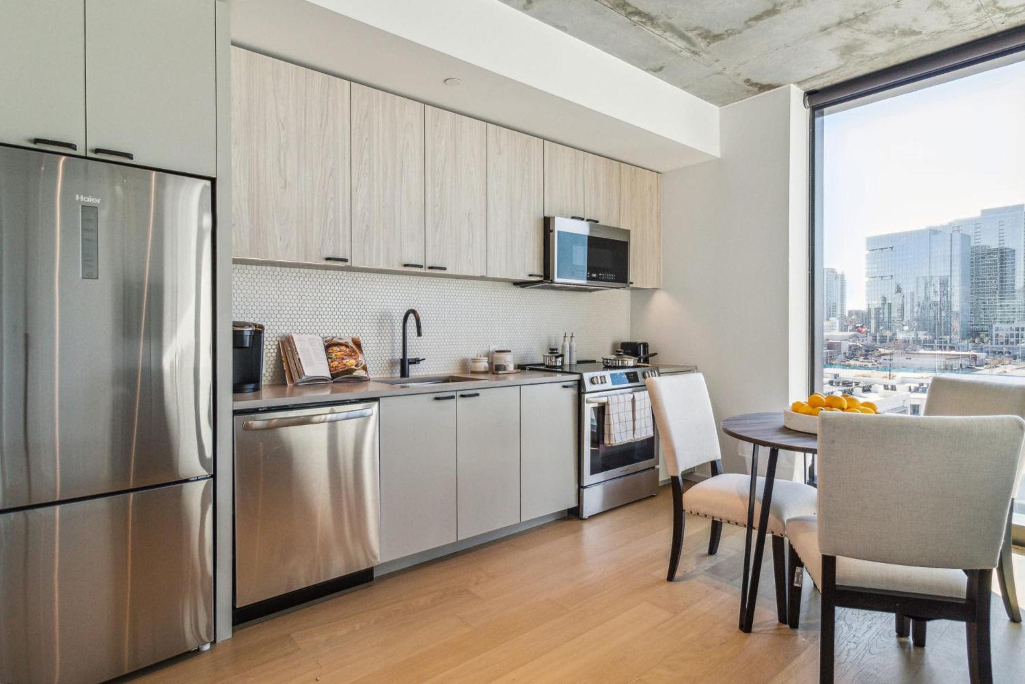 Contemporary City Living Apartments In Nashville Extérieur photo